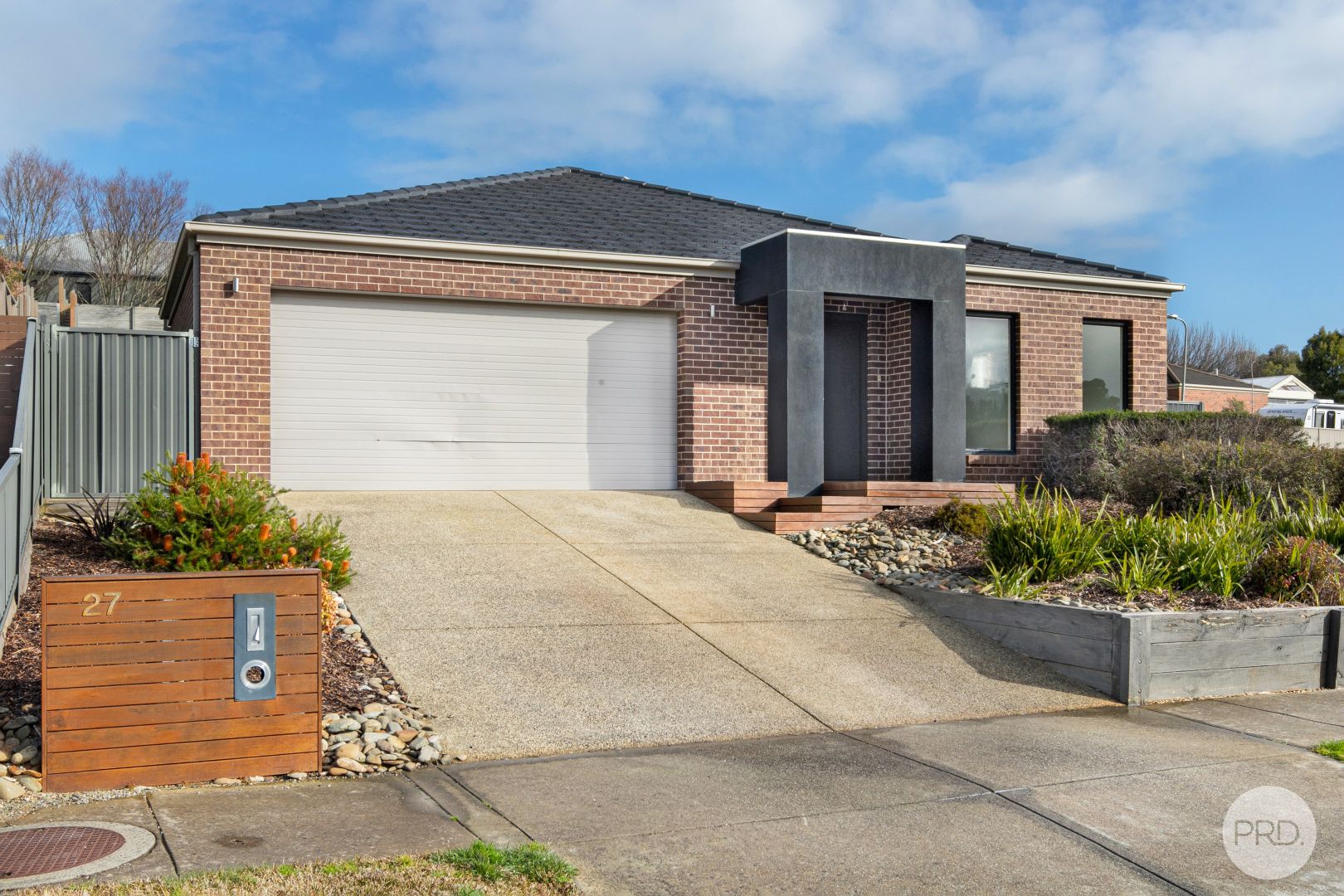 27 Pinevale Way, Ballarat North Property History & Address Research