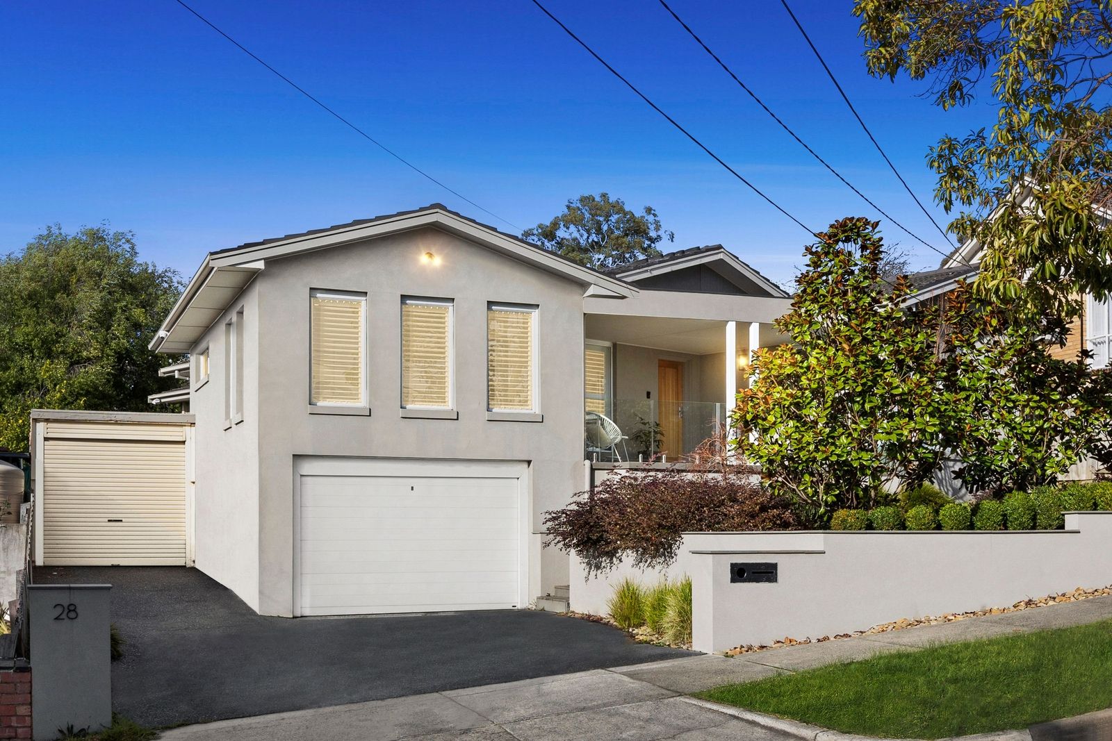 4 bedrooms House in 28 Andrew Street MOUNT WAVERLEY VIC, 3149