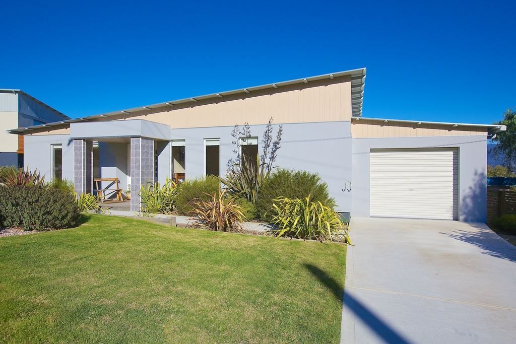 2/20 Avoca Street, Lindisfarne TAS 7015, Image 2