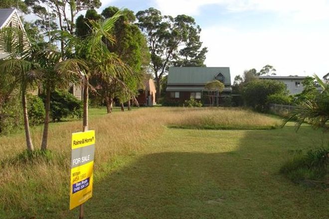 Picture of 12 Beach Street, LAKE TABOURIE NSW 2539
