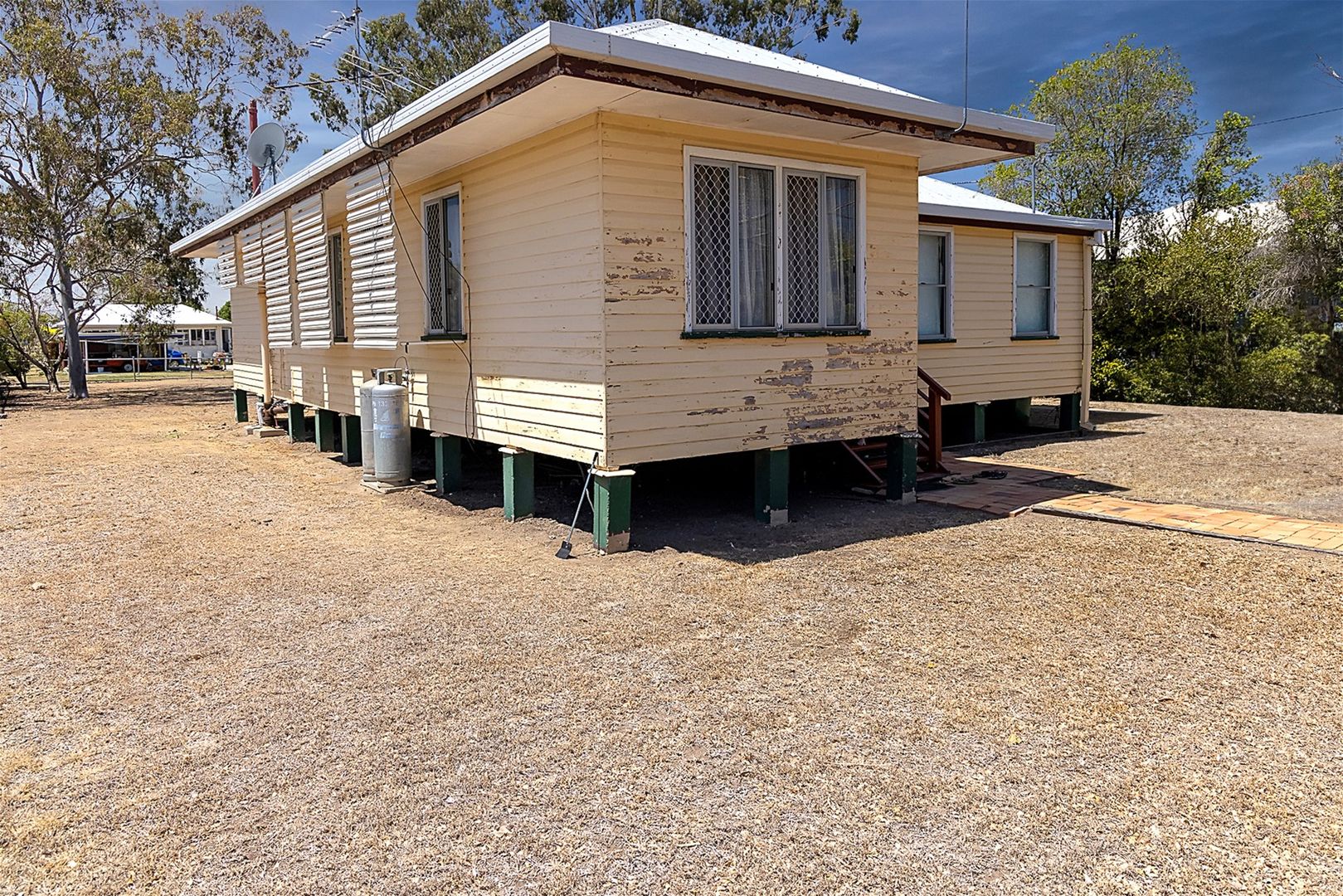 9 Moore Street, Wandoan QLD 4419 Domain