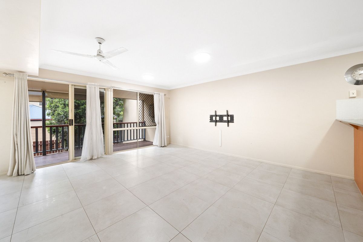 10/47 Newcomen Street, Indooroopilly QLD 4068, Image 2