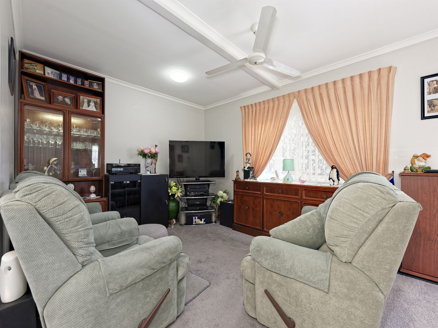 1/19 Ellen Street, Woody Point QLD 4019, Image 2