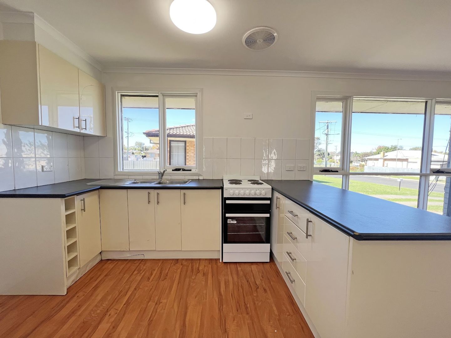 4 Cedar Crescent, Forbes NSW 2871, Image 2