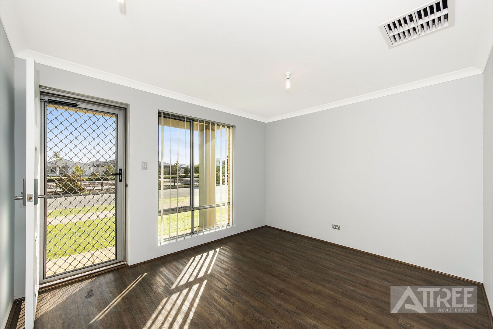 2/4 Basalt Road, Harrisdale WA 6112, Image 1