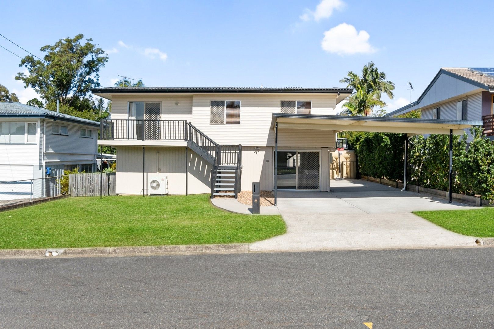 3 bedrooms House in 20 Cedar Street CLONTARF QLD, 4019