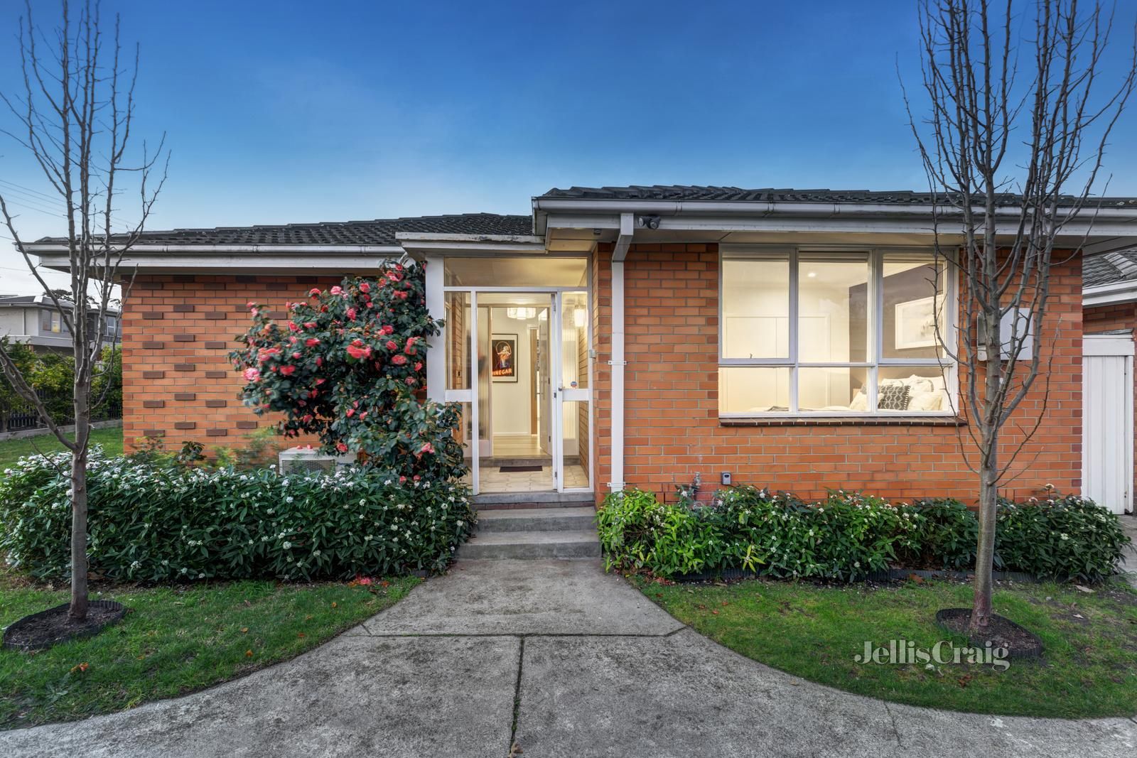 1/10 Weeroona Road, Murrumbeena VIC 3163, Image 2