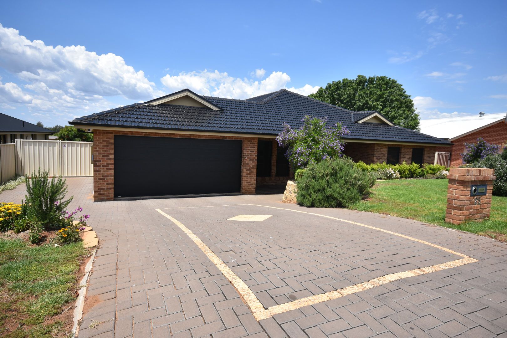 25 Lakeside Circuit, Dubbo Property History & Address Research Domain