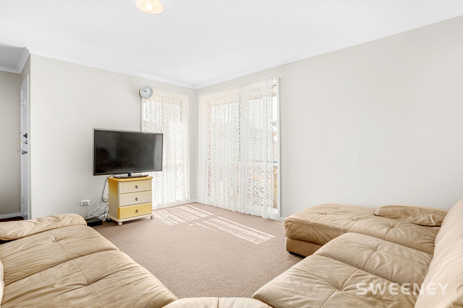 2/18 Minogue Crescent, Hoppers Crossing VIC 3029, Image 2