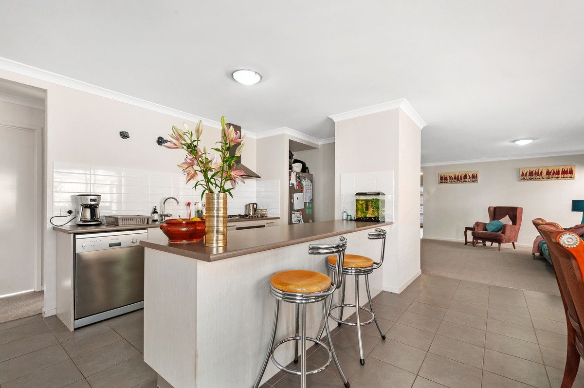 38 Woondella Boulevard, Sale VIC 3850, Image 2