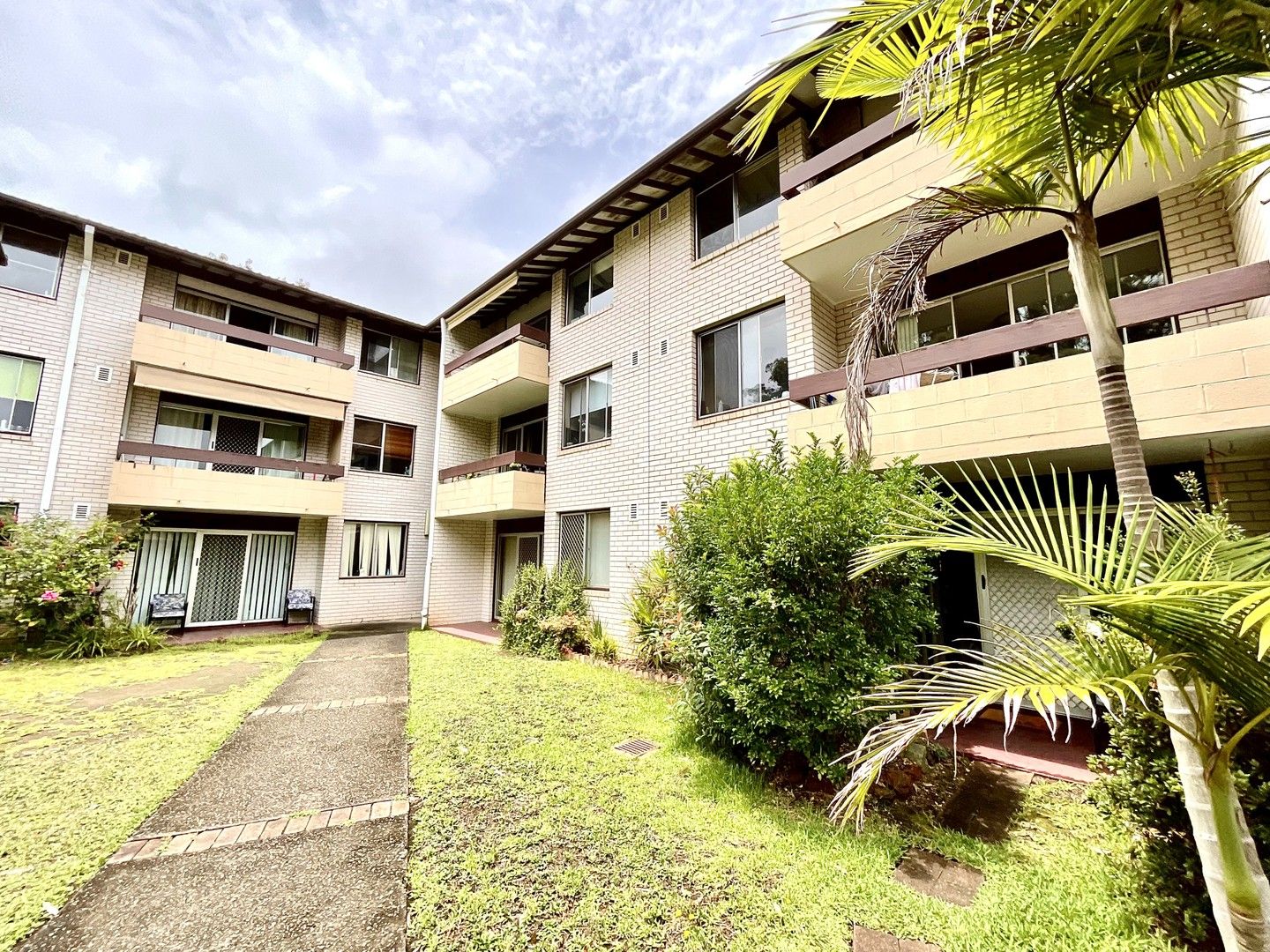 2 bedrooms Apartment / Unit / Flat in 15/33-41 Victoria Avenue PENSHURST NSW, 2222