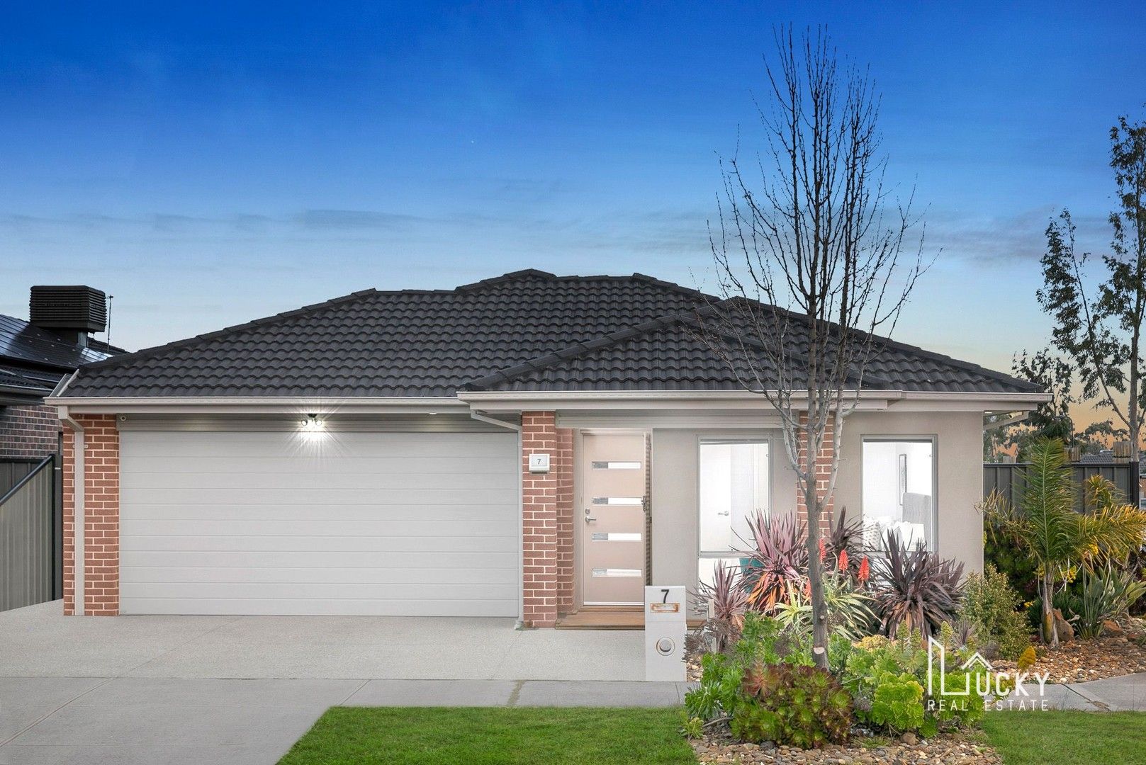 3 bedrooms House in 7 Finchley Way CRAIGIEBURN VIC, 3064
