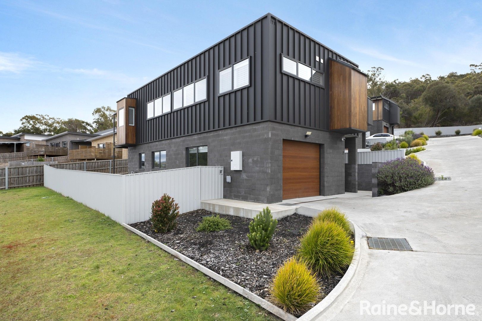 2/1 Cologne Drive, Oakdowns TAS 7019, Image 0