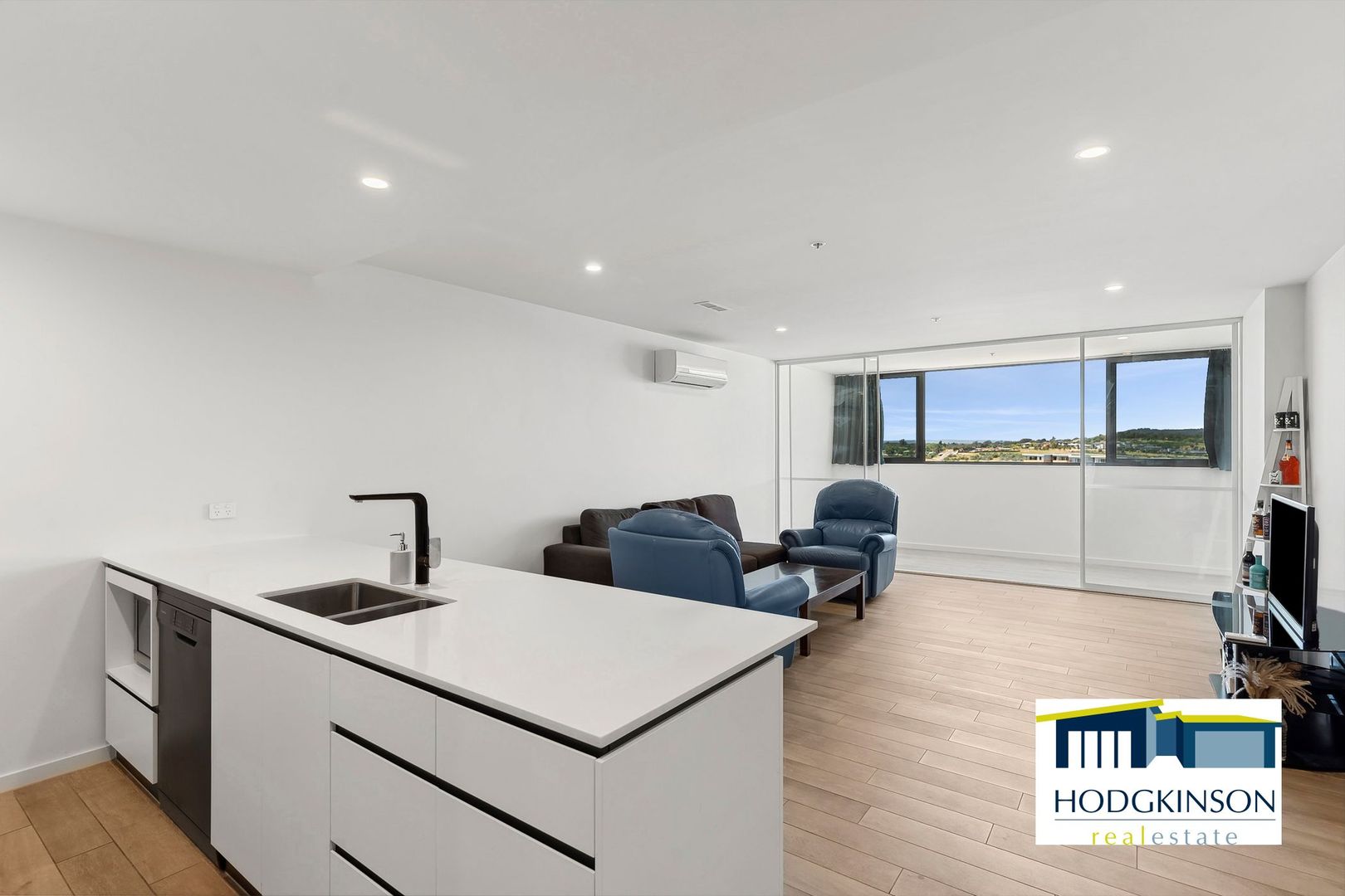 507/2 Terry Connolly Street, Coombs ACT 2611, Image 2