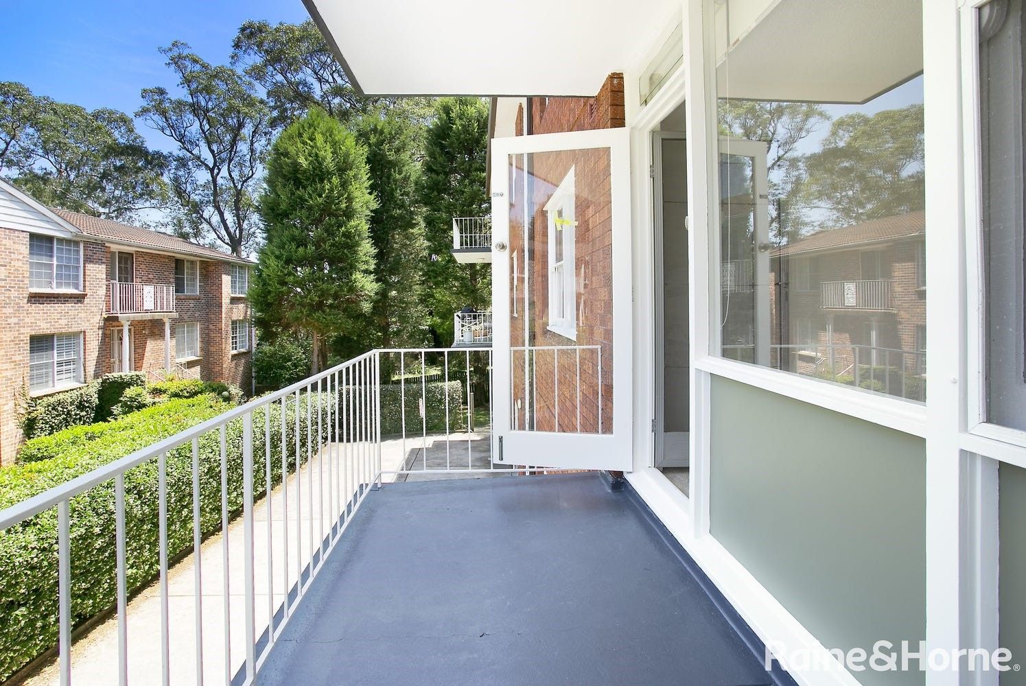 2 bedrooms Apartment / Unit / Flat in 9/1679 Pacific Highway WAHROONGA NSW, 2076