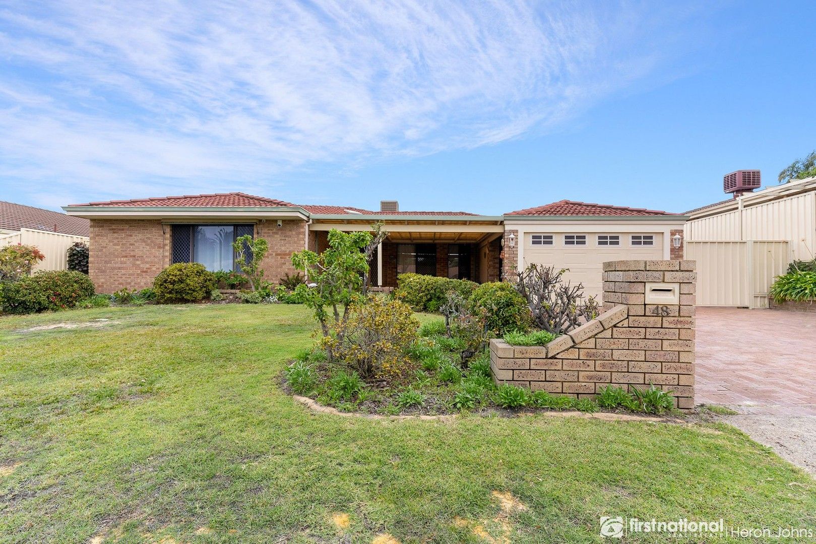 4 bedrooms House in 48 Merrifield Circle LEEMING WA, 6149