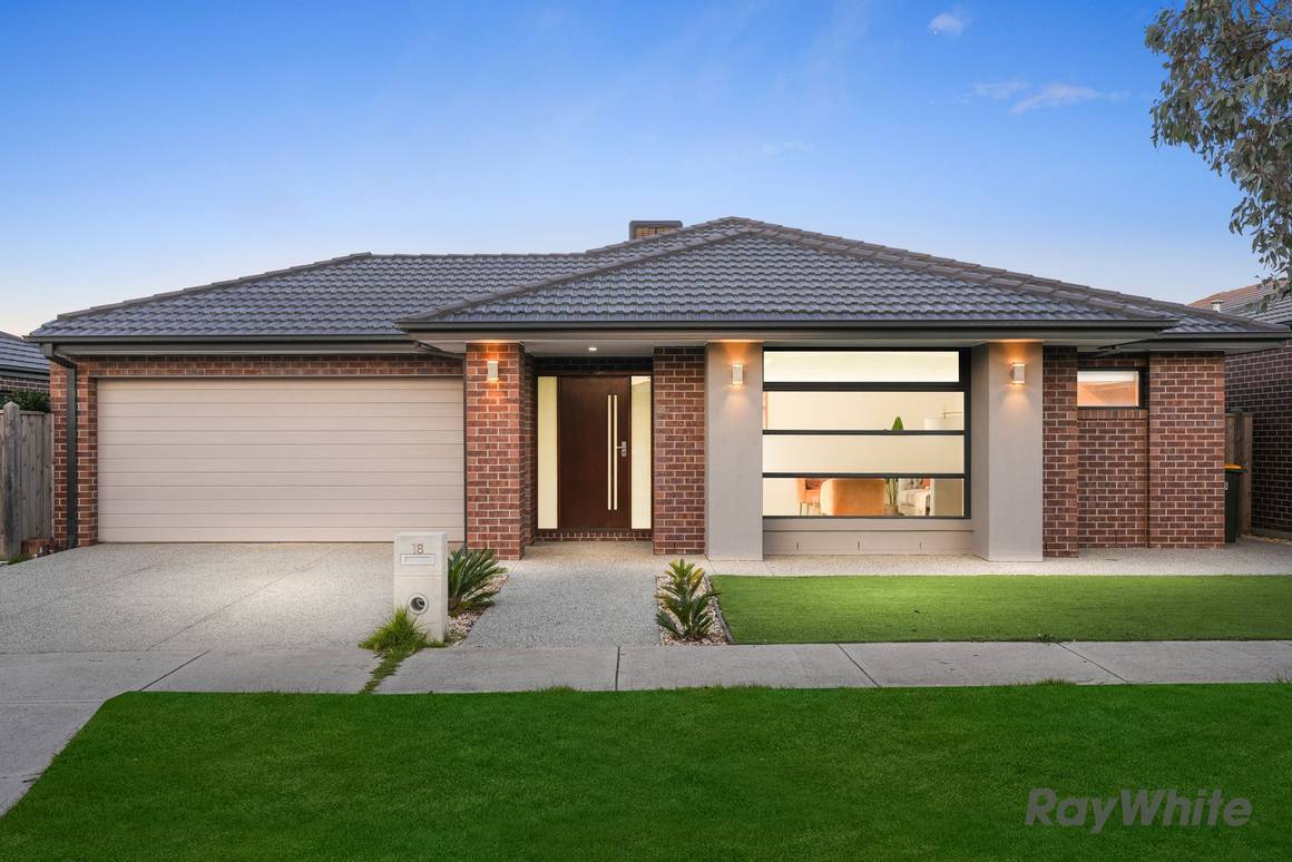 Picture of 18 Camberwell Parade, MICKLEHAM VIC 3064