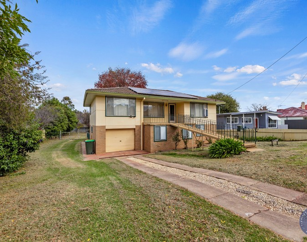 52 Brock Street, Young NSW 2594