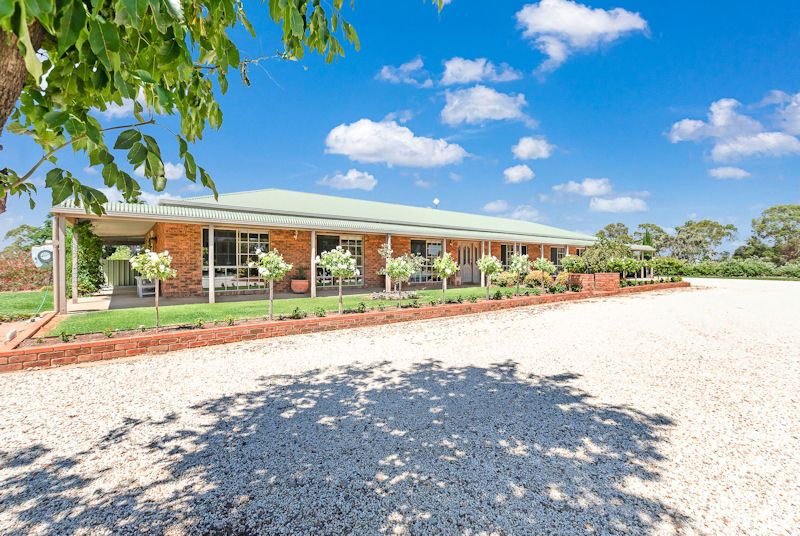 23 FRANCIS DRIVE, Deniliquin NSW 2710, Image 0