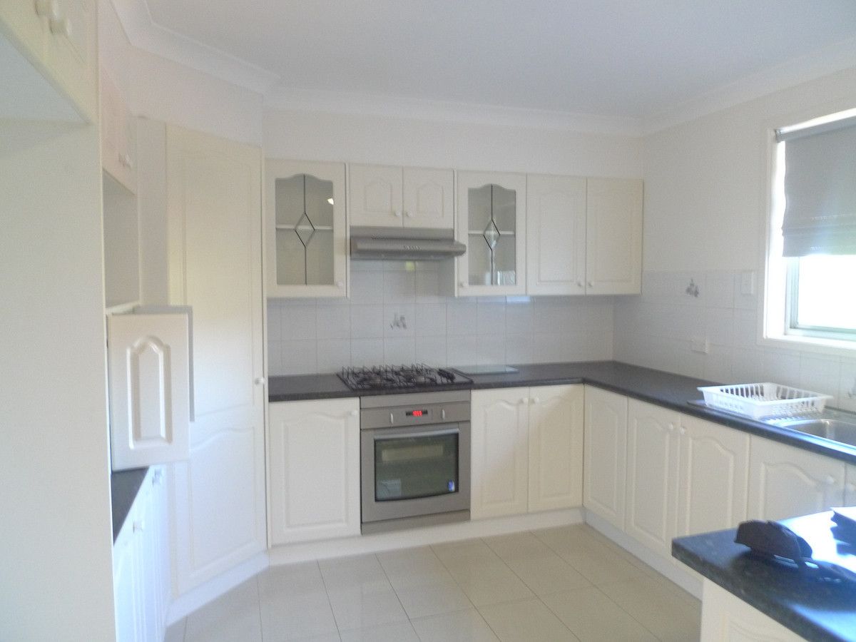 4 bedrooms House in 13 Manning Place SEVEN HILLS NSW, 2147