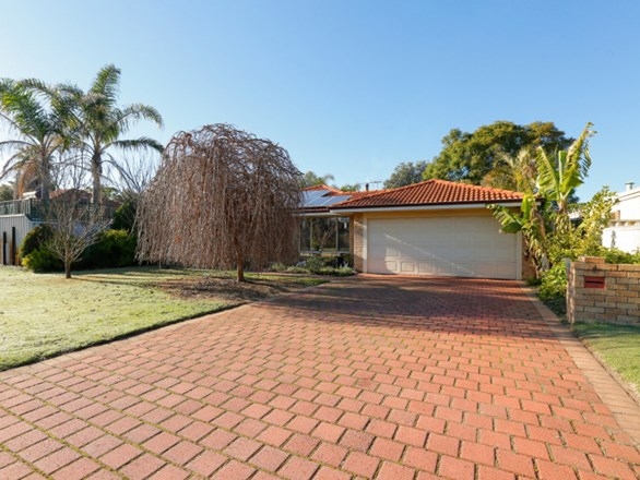 4 Mclean Road, Canning Vale WA 6155