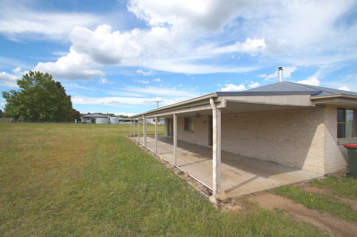 22 Marble Hill Road Armidale Nsw 2350 House For Rent 400 Domain