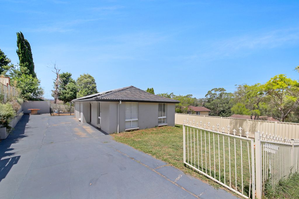 4 Gaspard Place, Ambarvale NSW 2560, Image 2