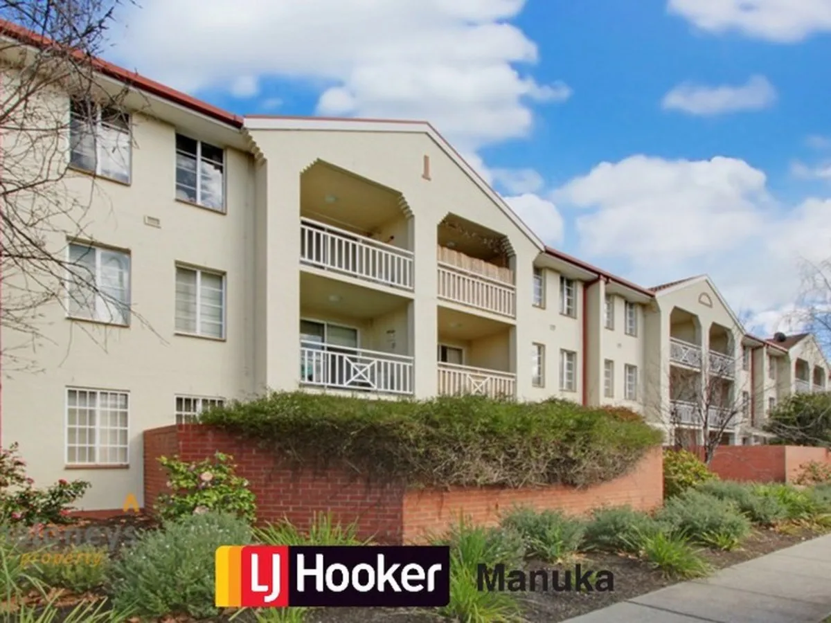 GREAT CENTRAL LOCATION WITH A NORTH ASPECT, Kingston