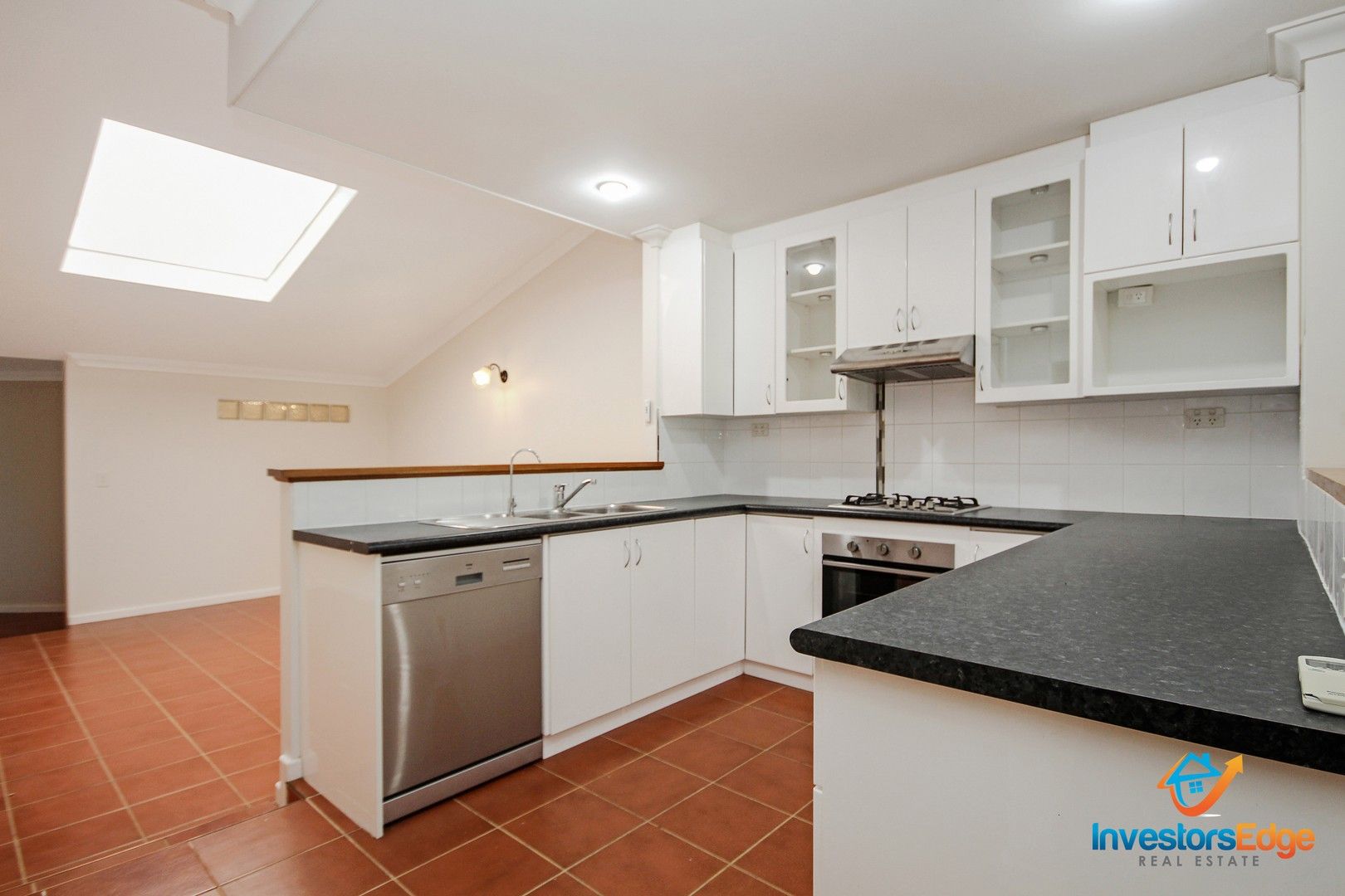 3 bedrooms Townhouse in 6/115 Mackie Street VICTORIA PARK WA, 6100