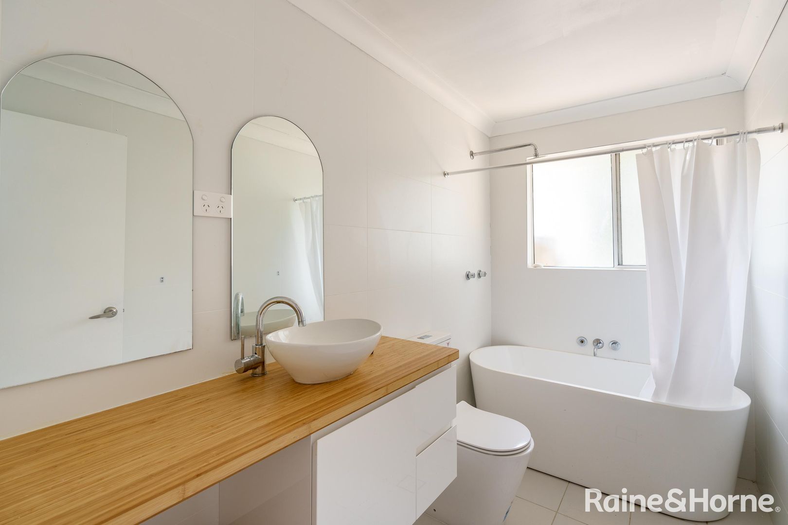 18 Taranaki Place, Macquarie Hills NSW 2285 House For Rent 750