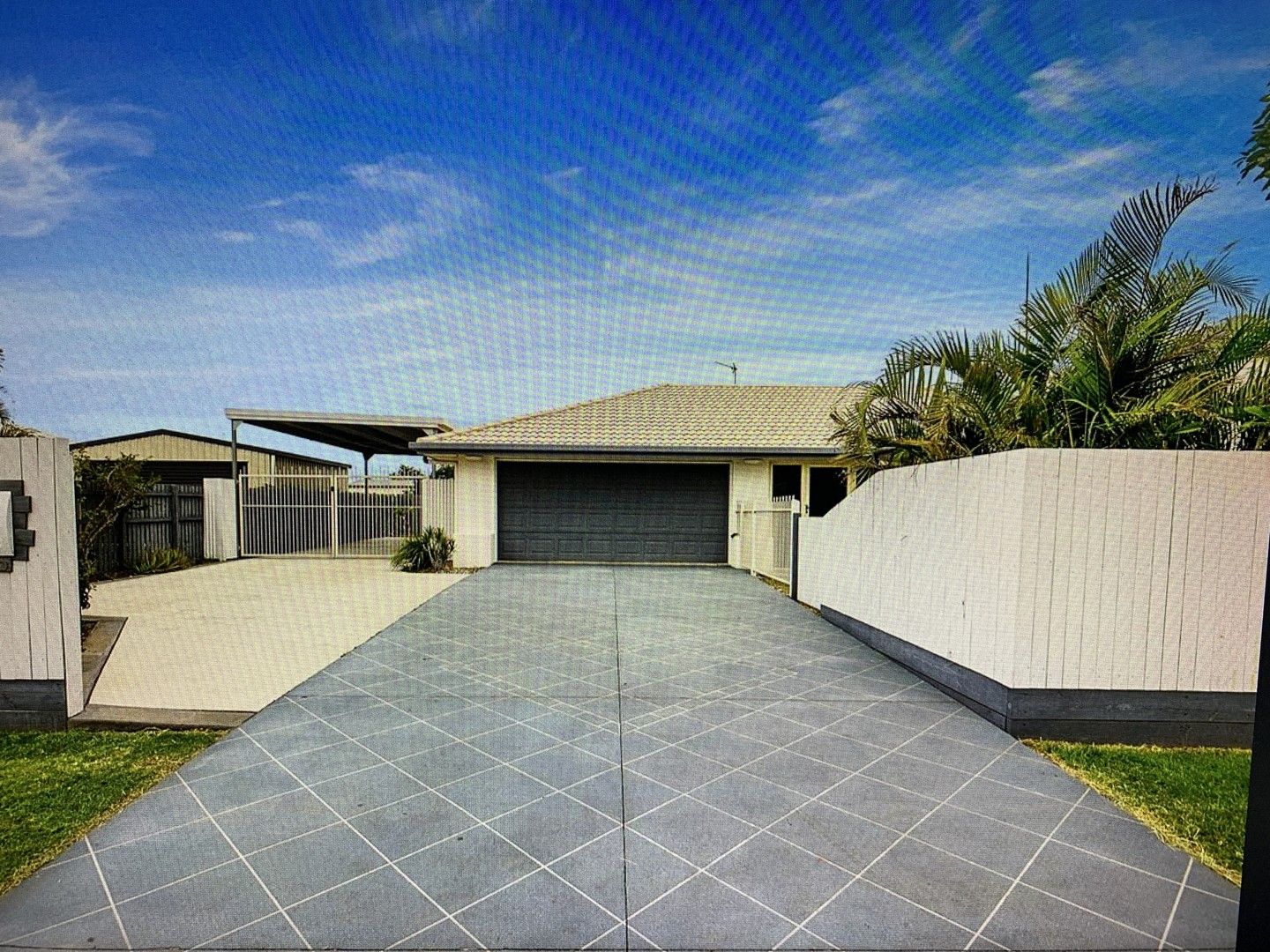 4 bedrooms House in 15 Endeavour Way ELI WATERS QLD, 4655