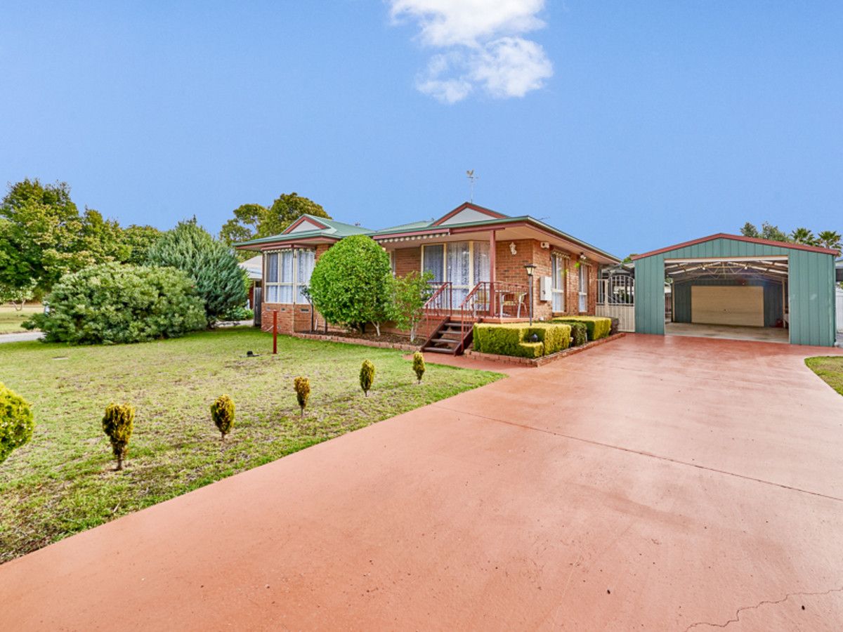 4 Iona Court, Cowes VIC 3922