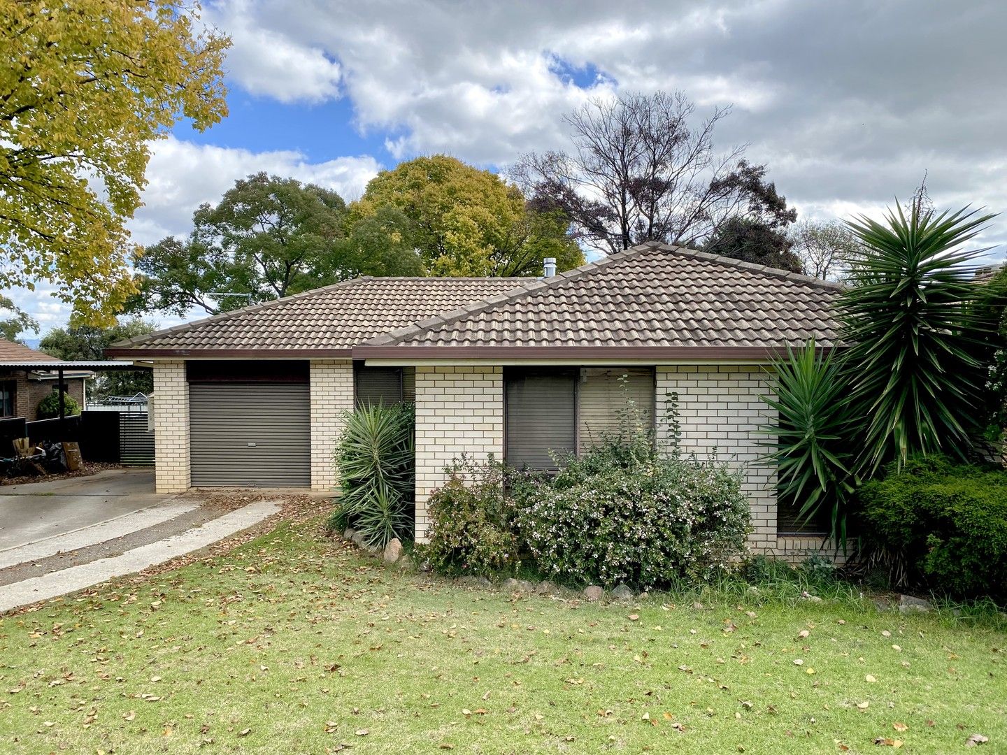 26 Hanna Street, Cowra NSW 2794 House For Rent 390 Domain