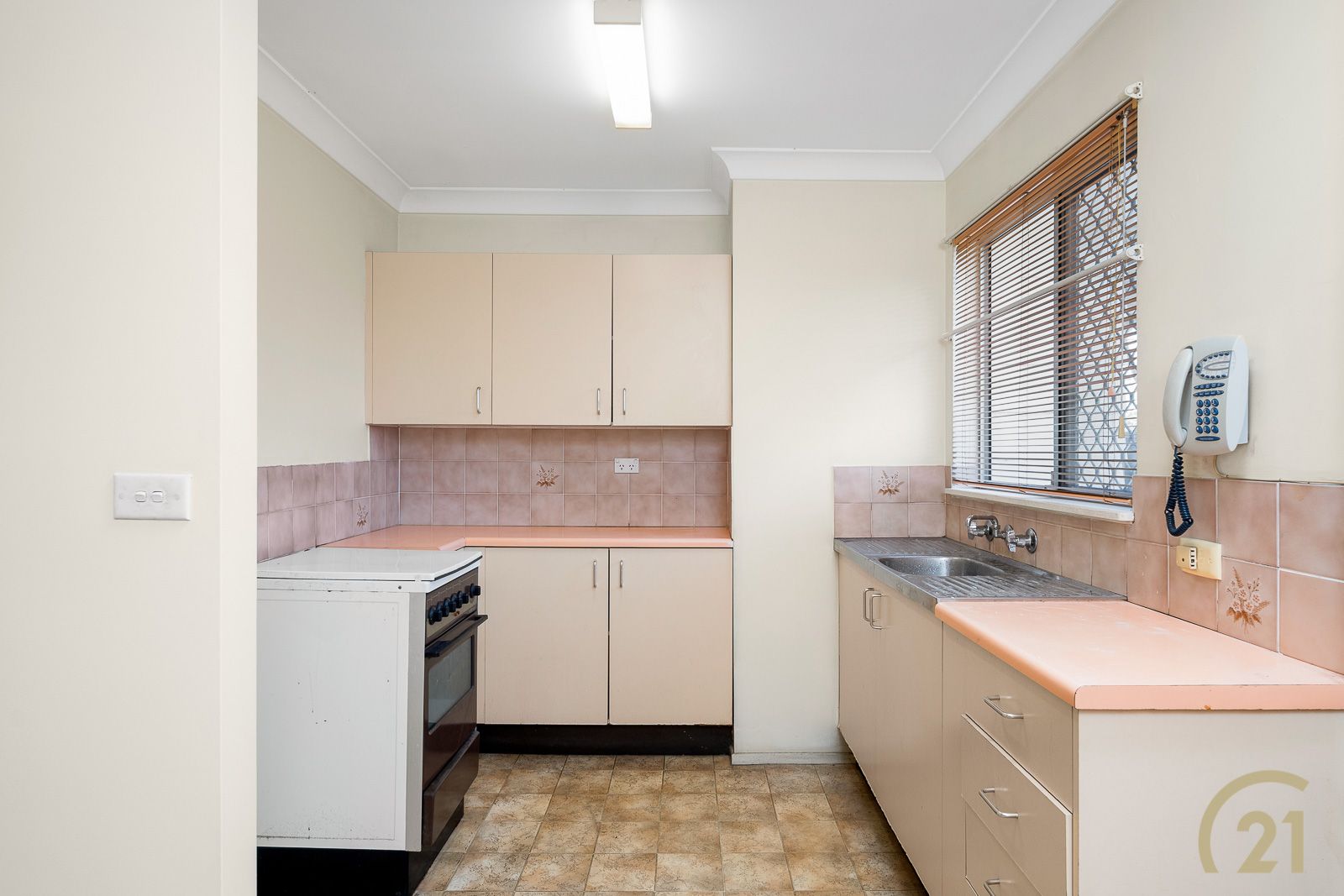28/26 Turquoise Crescent, Bossley Park NSW 2176, Image 2