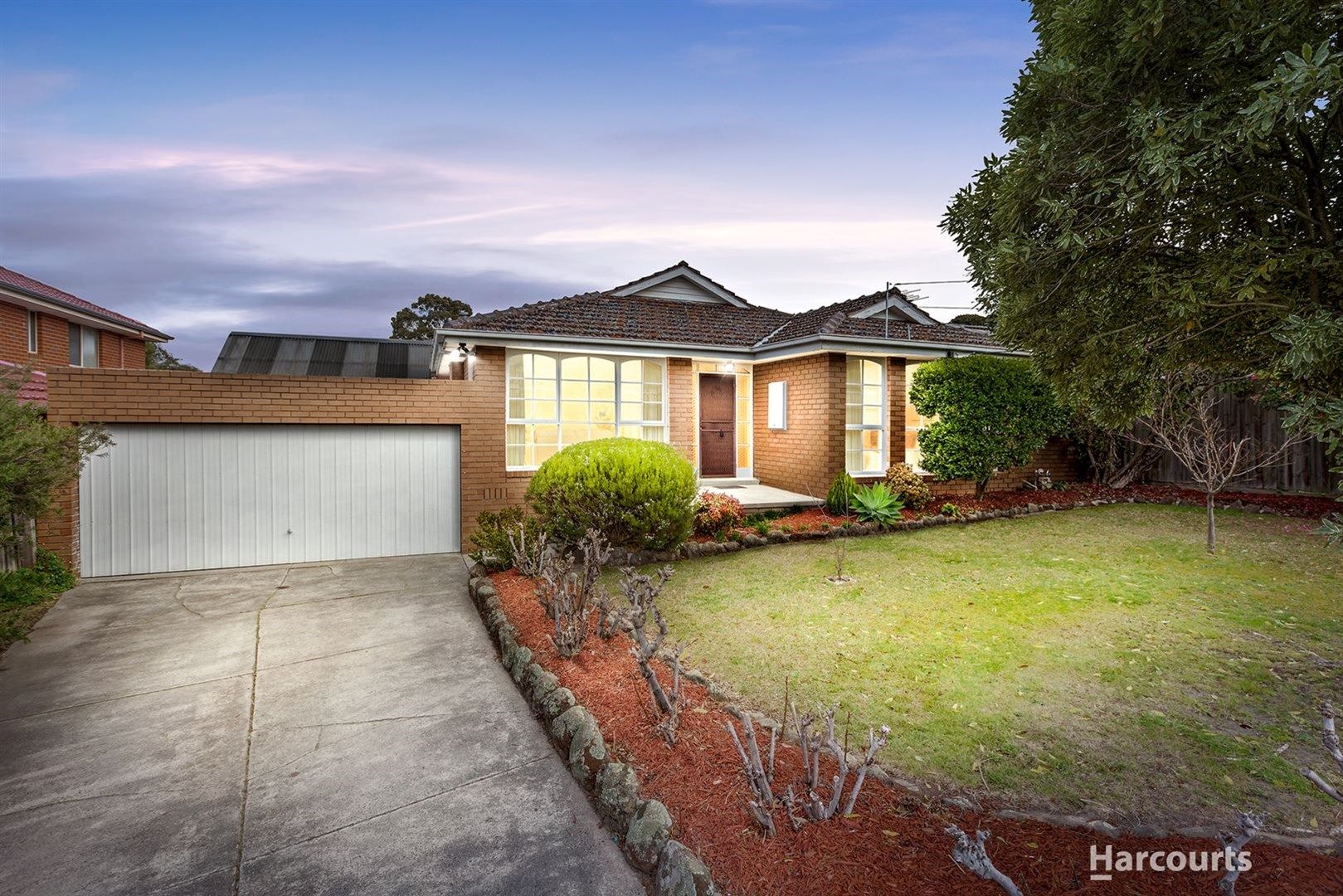 2 Leamington Crescent, Glen Waverley VIC 3150, Image 0