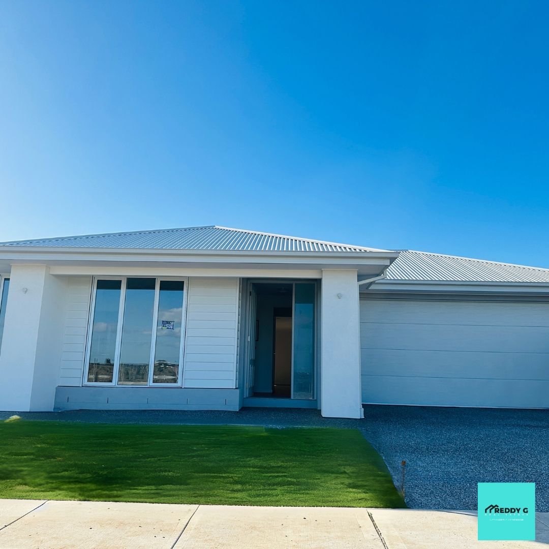 4 bedrooms House in 393 Maracana Avenue MANOR LAKES VIC, 3024