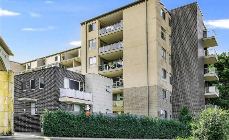 2 bedrooms Apartment / Unit / Flat in P403/81-86 Courallie Avenue HOMEBUSH WEST NSW, 2140