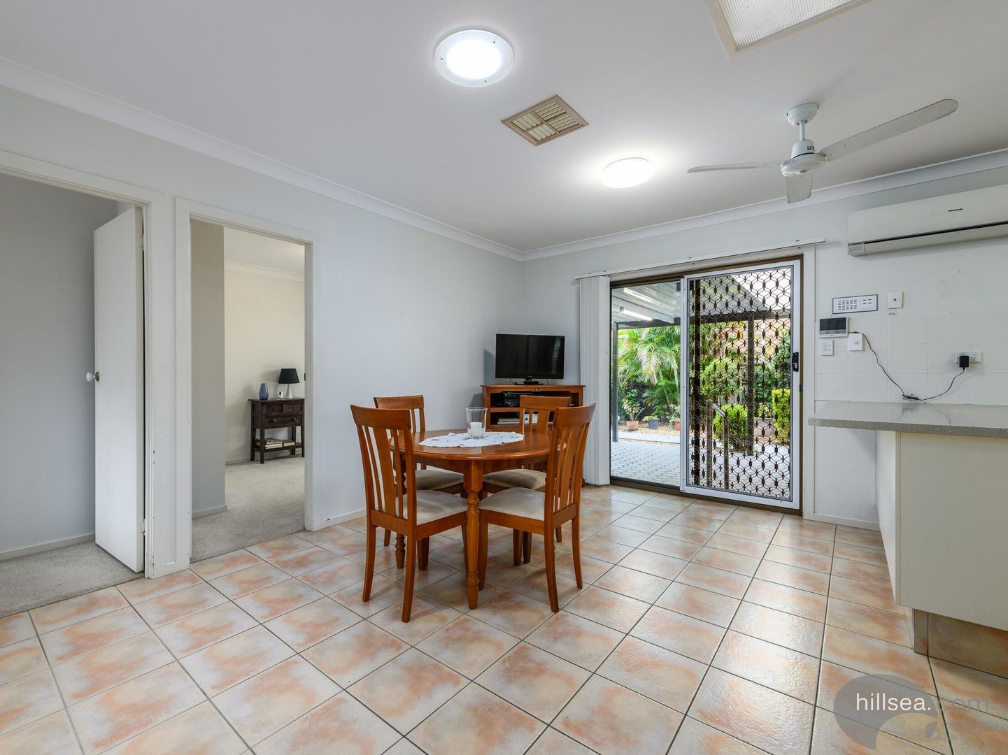 279 Morala Avenue, Runaway Bay QLD 4216, Image 2