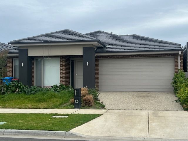 7 Sunlight Avenue, Clyde North VIC 3978, Image 0