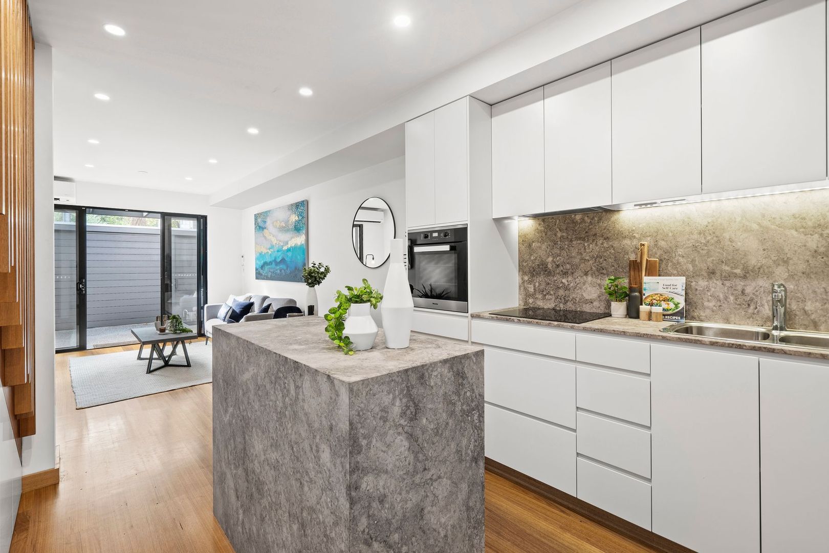 156 Curzon Street, North Melbourne VIC 3051, Image 2