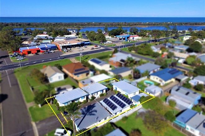 Picture of 4 Long Street, LAKES ENTRANCE VIC 3909