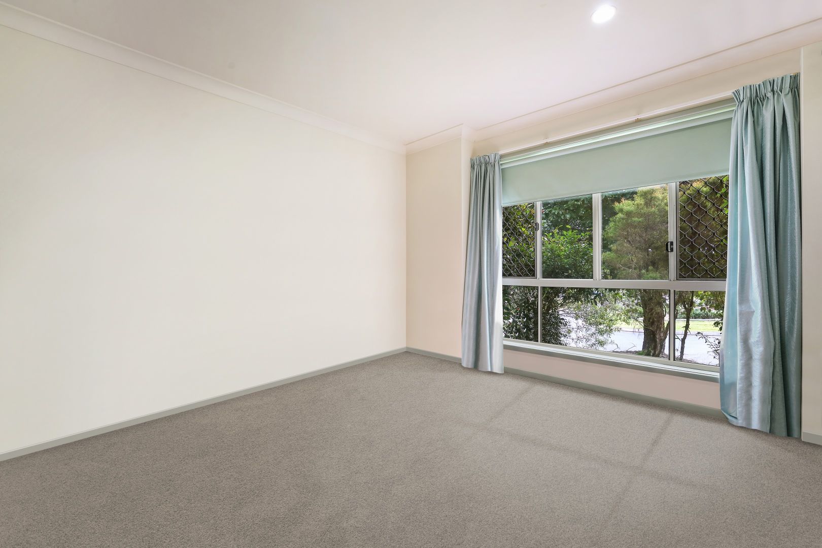 8 Swanton Drive, Mudgeeraba QLD 4213, Image 2