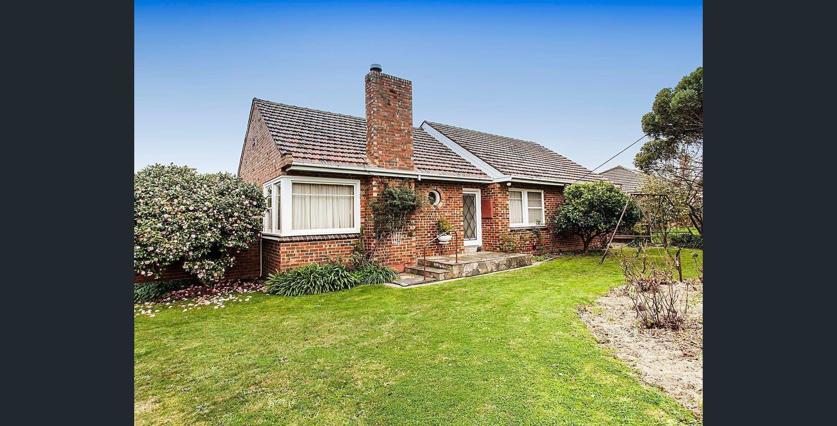 3 bedrooms House in 379 Stephensons Road MOUNT WAVERLEY VIC, 3149