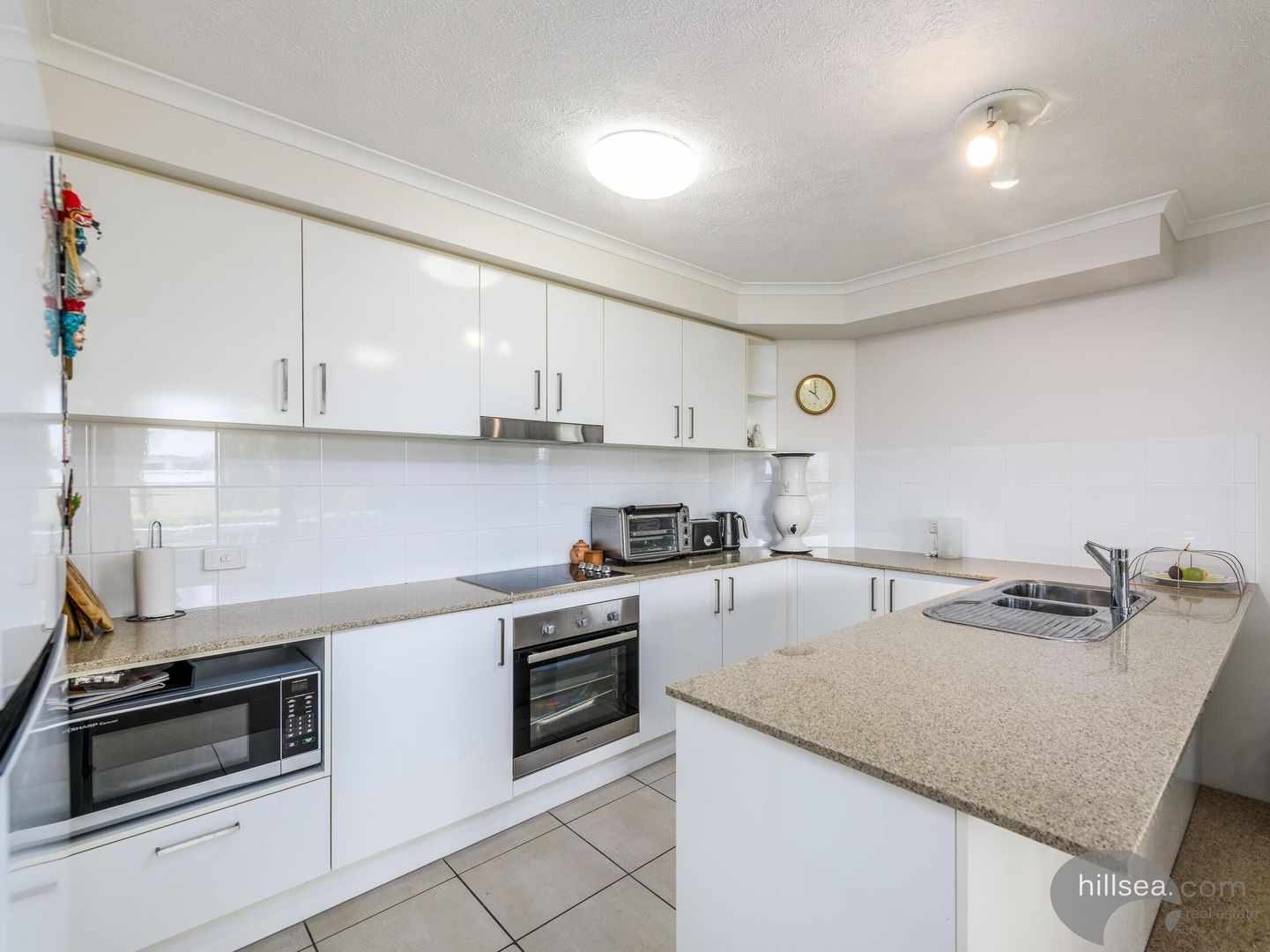 3/8-10 Ahern Street, Labrador QLD 4215, Image 2