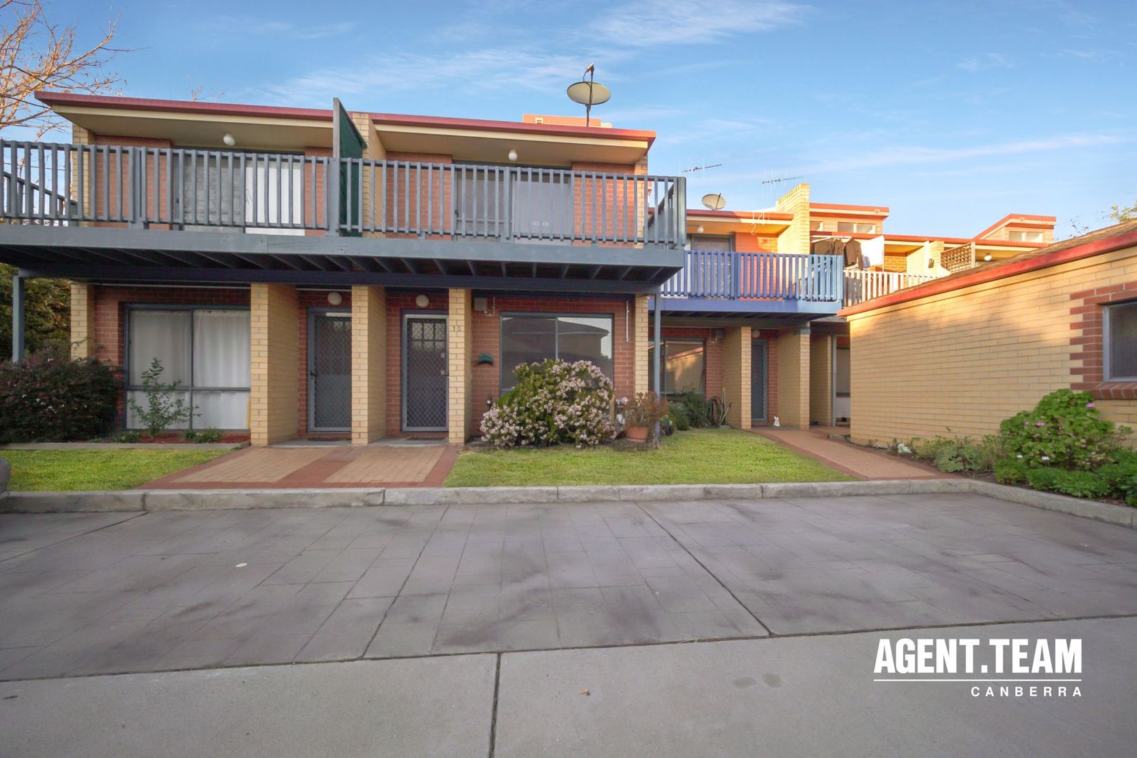 2 bedrooms Townhouse in 10/111 Uriarra Road CRESTWOOD NSW, 2620