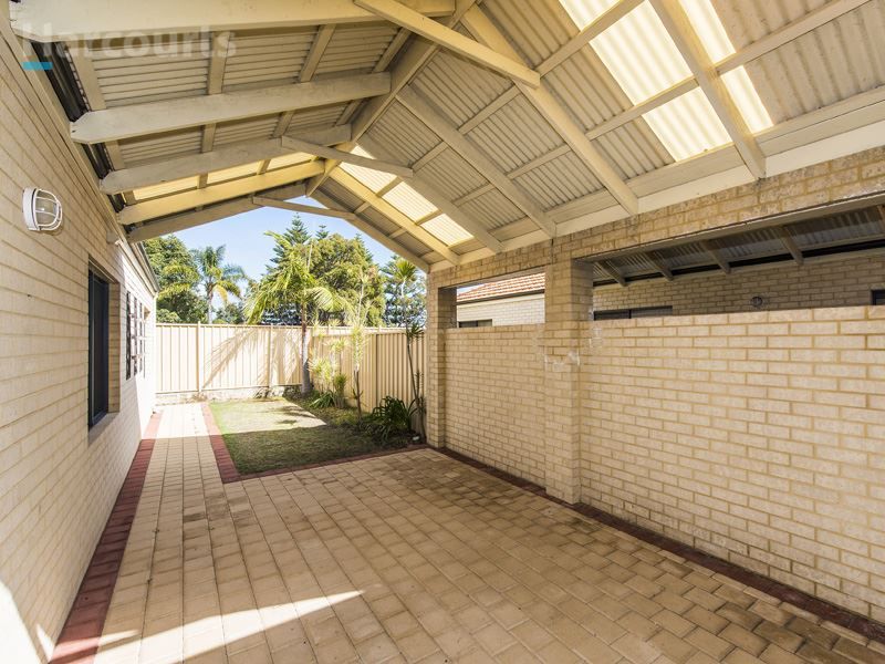 8 Old Trafford Avenue, Madeley WA 6065, Image 2