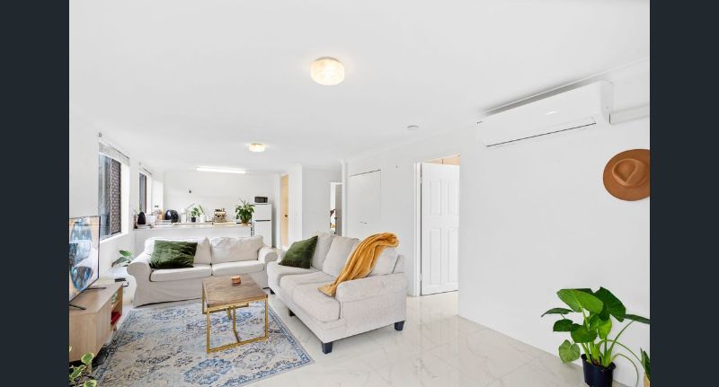 2 bedrooms Apartment / Unit / Flat in 5/2325 Gold Coast Hwy MERMAID BEACH QLD, 4218