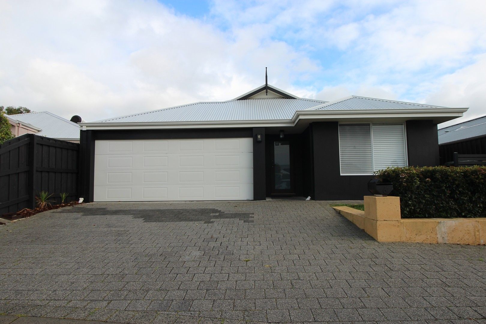 4 bedrooms House in 6 Naruo Court DUNSBOROUGH WA, 6281