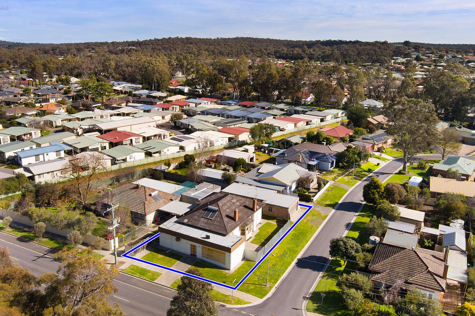 4 bedrooms House in 262 High Street KANGAROO FLAT VIC, 3555