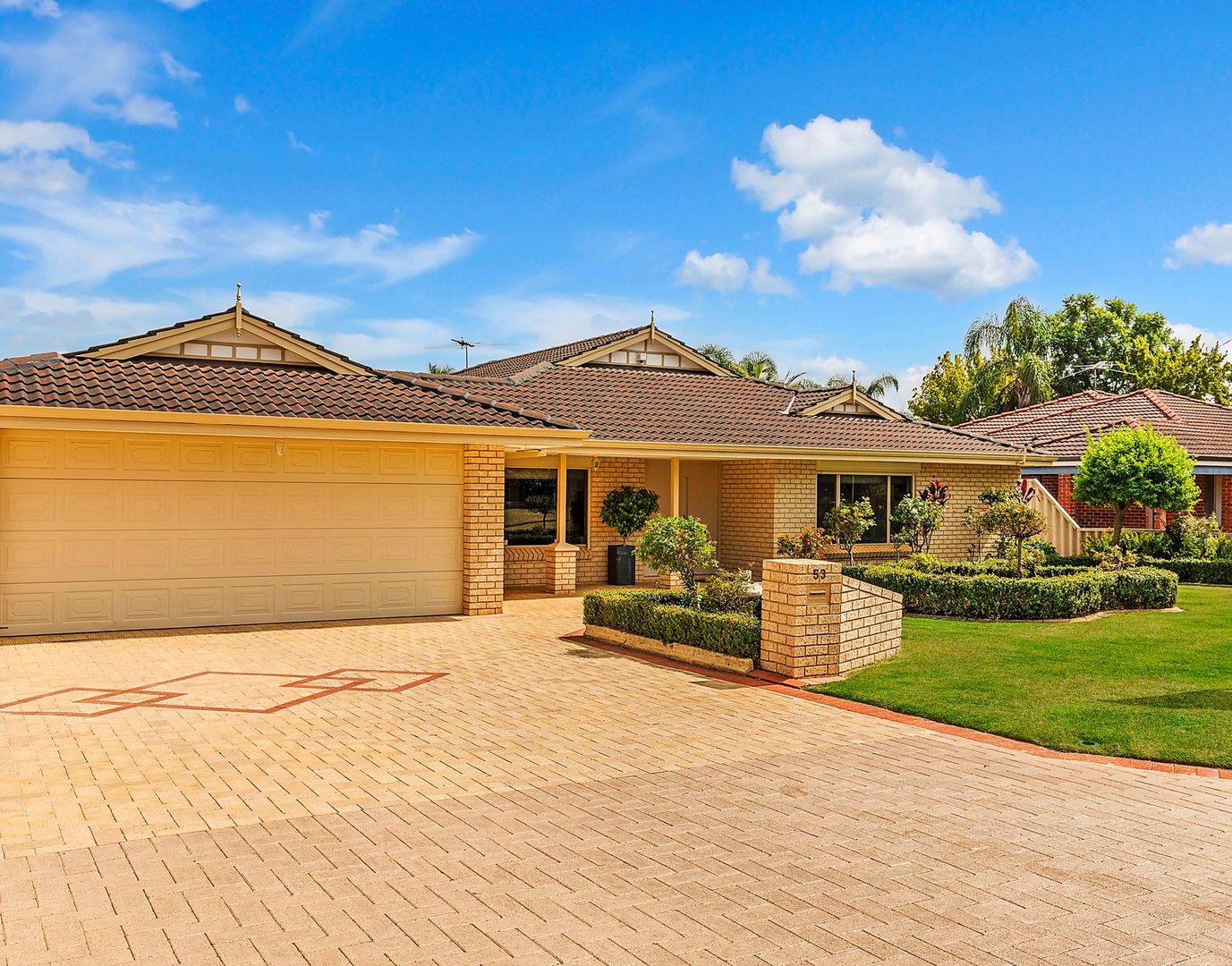 53 Reynolds Cl, Swan View WA 6056, Image 1